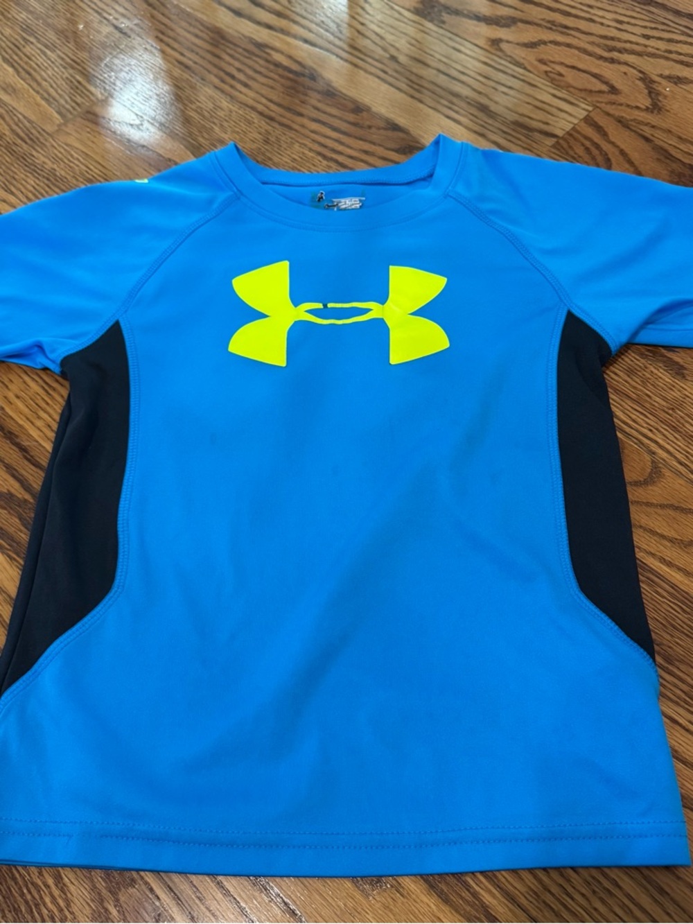 Under Armour boys size 6 short sleeve shirt bundle - Picture 3 of 9